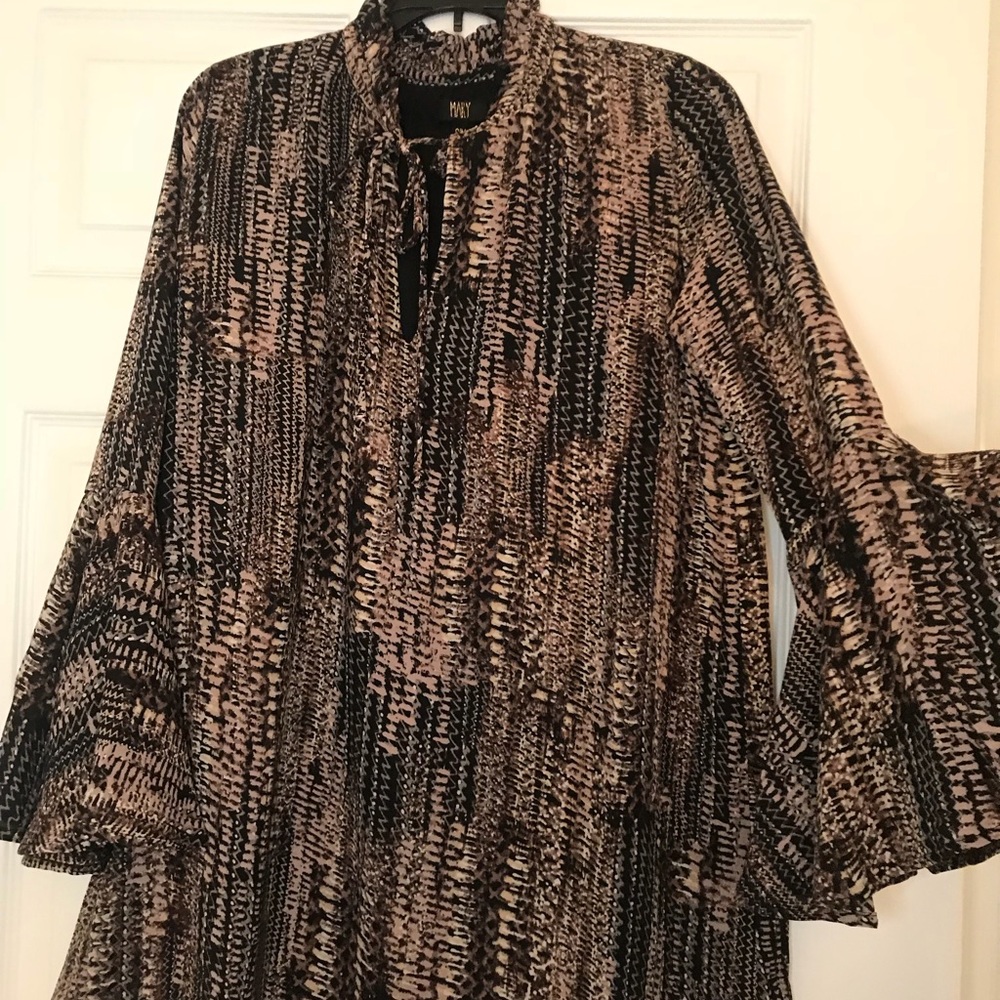 High neck bell sleeve tunic